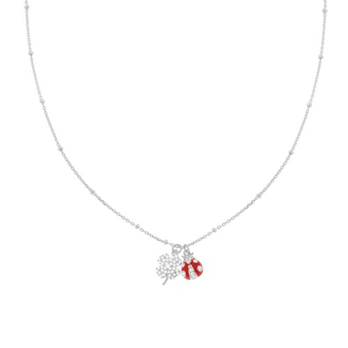 Collana con catena forzatina diamantata con accessori pendenti a forma di Coccinella con smalto rosso e Quadrifoglio con cubic zirconia bianchi incastonati.