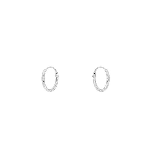 Questi piccoli orecchini a cerchio Diana 10 mm hanno un design originale e luminoso a effetto diamantato. Sono perfetti per tutti i giorni e facili da abbinare ad altri gioielli, grazie alle loro piccole dimensioni. Interamente fatti a mano in italia. TUTTI I NOSTRI GIOIELLI SONO IN ARGENTO 925.