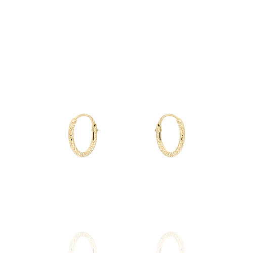 Questi piccoli orecchini a cerchio Diana 10 mm hanno un design originale e luminoso a effetto diamantato. Sono perfetti per tutti i giorni e facili da abbinare ad altri gioielli, grazie alle loro piccole dimensioni. Interamente fatti a mano in italia. TUTTI I NOSTRI GIOIELLI SONO IN ARGENTO 925.